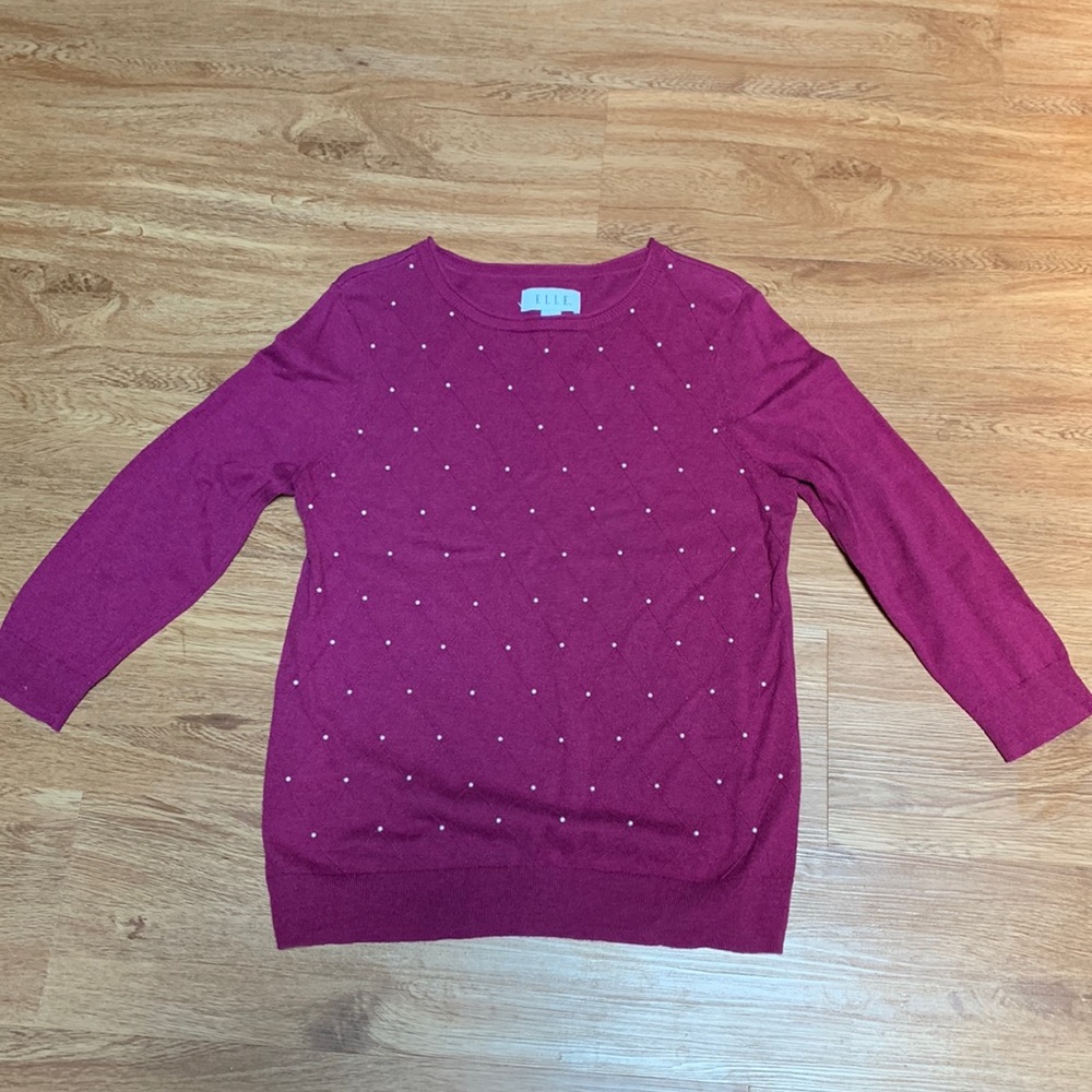Women’s lightweight sweater with pearls